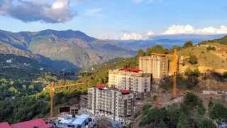 सोलन में चेस्टर हिल में बन रहे फ्लैट। जागरण आर्काइव