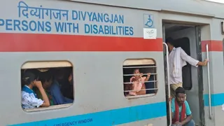 दिव्यांग कोच में सफर। (प्रतीकात्मक फोटो)