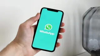 WhatsApp वीडियो कॉल्स के लिए AI जनरेटेड बैकग्राउंड ऐसे सेट करें।