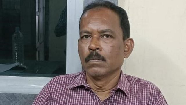 झारसुगुड़ा में विजिलेंस का रेड: नर्सिंग छात्रों की ट्रेनिंग के नाम पर 2500 रुपए रिश्वत लेते सेक्शन ऑफिसर गिरफ्तार
