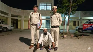 पुलिस की गिरफ्त में मुख्य आरोपी। जागरण