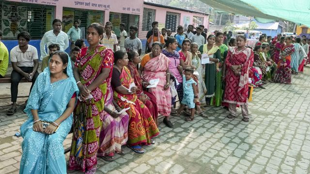 West Bengal Election 2026: पश्चिम बंगाल में पहले चरण का मतदान समाप्त, रात 10 बजे तक 92.54% वोटिंग

