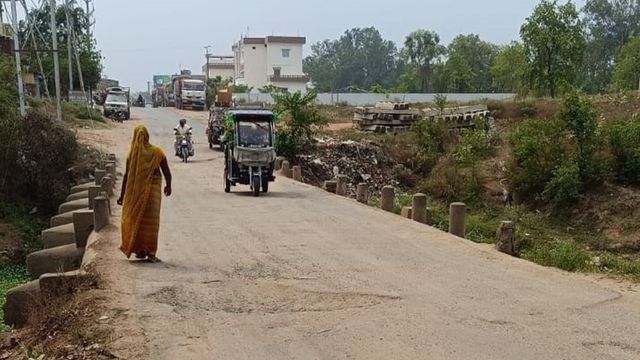छह महीने पहले दुल्हन की गाड़ी गिरी; अब भी नहीं चेता प्रशासन, ढहने की कगार पर औरंगाबाद का चपरी पुल
