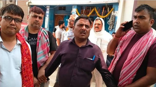 Rohtas News: राजपुर के बीसीओ 10000 रुपये की रिश्वत लेते गिरफ्तार, निगरानी टीम ने ऐसे बिछाया जाल
