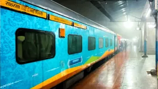 वैशाली एक्सप्रेस में कंफर्म टिकट के लिए जद्दोजहद, यात्रियों की बढ़ी परेशानी