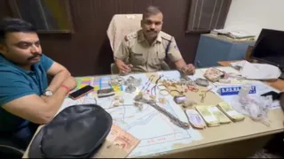 पुलिस ने गहने बरामद कर फर्जी लूट का पर्दाफाश किया।