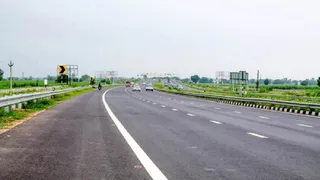 सड़क हादसे में एक यात्री की मौत हो गई। (तस्वीर- फाइल)