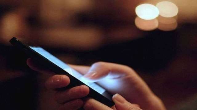 मोबाइल कम चलाएं वरना दब जाएगा आपका हुनर, महिला आयोग की अध्यक्ष ने दी खास सलाह
