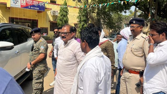 झारखंड में सियासी घमासान: पूर्व मंत्री ने BJP विधायक सत्येंद्र नाथ पर दर्ज कराई FIR, अभद्र टिप्पणी का आरोप
