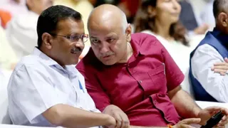 अरविंद केजरीवाल के साथ मनीष सिसोदिया। (फाइल फोटो)