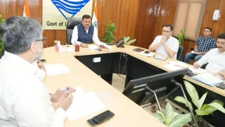 मुख्य सचिव आनन्द बर्द्धन ने सचिवालय में स्वच्छ भारत मिशन (शहरी) 2.0 की समीक्षा बैठक ली।