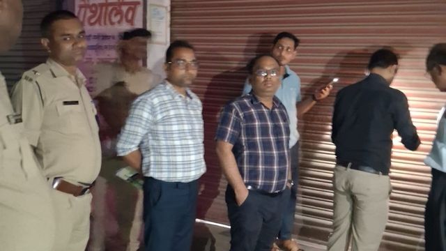पूर्णिया में एक्शन में प्रशासन, कई अवैध नर्सिंग होम और जांच केंद्रों पर हुई कार्रवाई