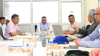 सैनिक कल्याण मंत्री गणेश जोशी की अध्यक्षता में उपनल कार्यालय में आयोजित बोर्ड बैठक।