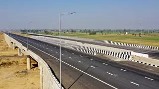 संभल में गंगा एक्सप्रेसवे। जागरण
