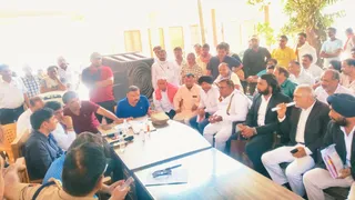 चंदौली में फोर लेन सड़क निर्माण के लिए 200 भवनों पर चलेगा बुलडोजर, व्यापारियों से गतिरोध जारी।