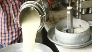 जांच में अमूल दूध का सैंपल फेल, सोनभद्र में 48 नमूने मानक से बाहर ...