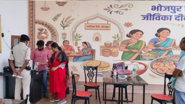 भोजपुर में जीविका मार्ट और स्वादिका कैफे के सामने से हटेगा अतिक्रमण, बनेगा प्रवेश द्वार
