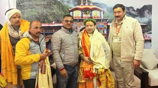 बदरीनाथ धाम पहुंचे प्रसिद्ध गायक कैलाश खेर। जागरण