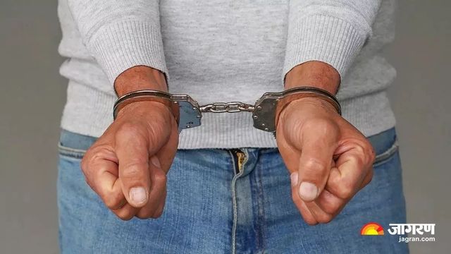 चंदौली में 50 हजार का इनामी गैंग्स्टर गिरफ्तार, चार साल से चल रहा था फरार
