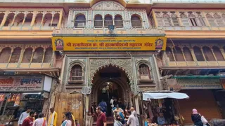 द्वारिकाधीश मंदिर।