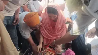होशियारपुर में धूप में खड़ा करने की सजा से टूटा छात्र, जहरीला पदार्थ निगल  दी जान; स्कूल प्रबंधन पर मामला दर्ज - student suicide punishment school  case gurdaspur ...