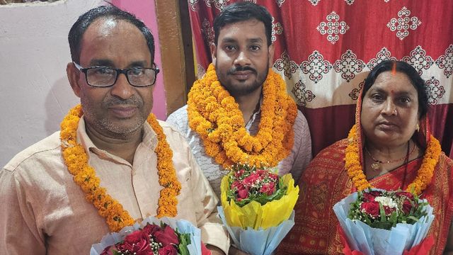5 भाई-बहनों के बीच संघर्ष, फिर भी कमाल; गया के रवि केशरी बने इनकम टैक्स ऑफिस सुपरिटेंडेंट

