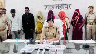 शाहजहांपुर में ईरिक्शा में टप्पेबाजी करने वाले गिरोह की जानकारी देतीं एएसपी ग्रामीण दिक्षा भंवरे।