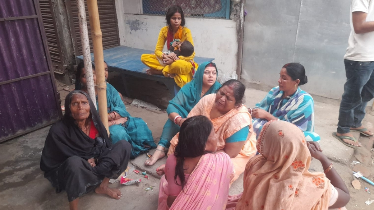 बेगूसराय के मंझौल में सड़क हादसा, अज्ञात वाहन की टक्कर से 2 युवकों की मौत, 1 गंभीर
