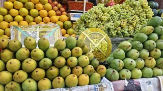 बाजार में बिक रहे आम। जागरण