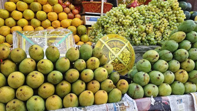 बक्सर में आम की बहार! लंगड़ा 120 और दशहरी आम 100 रुपये; सस्‍ता के ल‍िए करना होगा इंतजार
