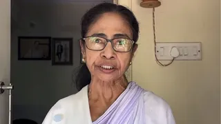 बंगाल चुनाव के रुझानों पर ममता बनर्जी की प्रतिक्रिया।