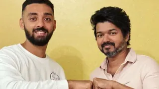 वरुण चक्रवर्ती-थलापति विजय