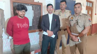 जिला जज की अदालत में मृत्यु दंड की सजा पाने के बाद उमेश।