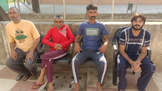 भारत सरकार ने अटारी बॉर्डर पर चार पाकिस्तानी कैदियों को किया रिहा, वतन वापसी पर हुए भावुक
