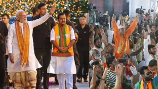 बंगाल में 200 के पार भाजपा, तमिलनाडु में विजय की विक्ट्री