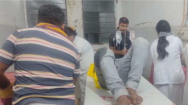 नवादा में भीषण सड़क हादसा: खड़े हाईवा से टकराई कार, एक की मौत, 5 गंभीर; समय पर नहीं हुआ इलाज
