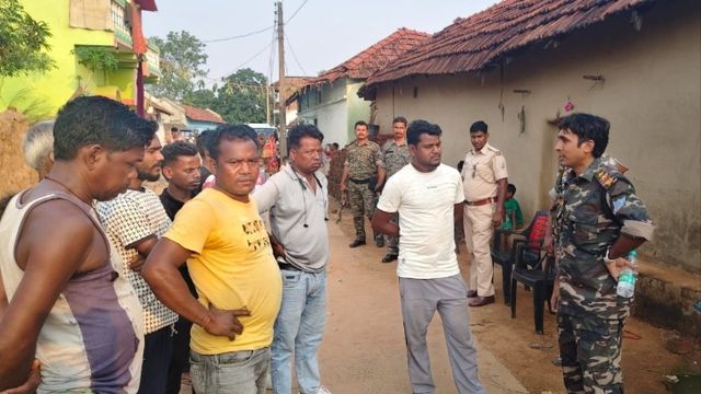 जामताड़ा में रिश्तों का खून: बेटी की डोली उठते ही लड़ाई, बेटे ने कुदाल मारकर की पिता की हत्या 
