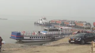 गंगा पार सफर पर ब्रेक: मनिहारी-साहिबगंज फेरी सेवा बंद होने से बढ़ी लोगों की परेशानी