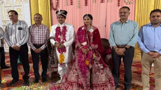 सतना जेल की सहायक अधीक्षक फिरोजा खातून ने पूर्व कैदी धर्मेंद्र से ब्याह रचाया।