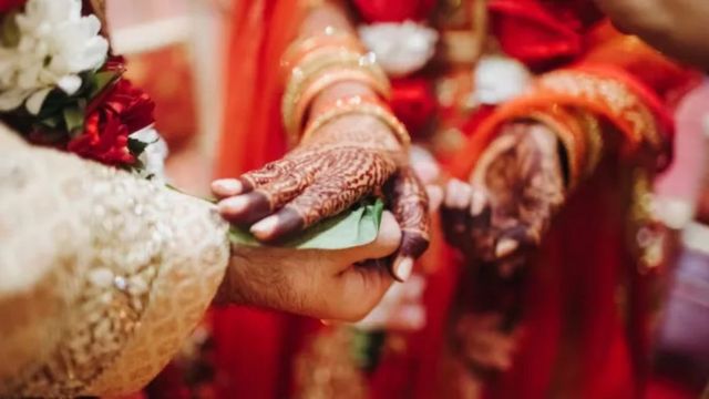 बिहटा में 17 साल 6 माह की नाबालिग की जबरन शादी रुकवाई, हल्दी की रस्म के बीच पहुंची पुलिस
