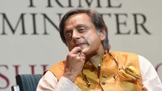 दिल्ली हाई कोर्ट पहुंचे सांसद शशि थरूर। फोटो: आर्काइव