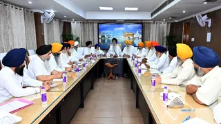 बैठक को संबोधन करते हुए एसजीपीसी प्रधान एडवोकेट हरजिंदर सिंह धामी।