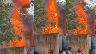 प्रसार भारती सचिवालय भवन के ट्रांसफार्मर में लगी आग। (वीडियो ग्रैब)
