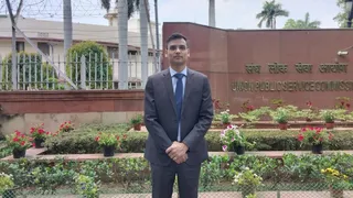 भारतीय वन सेवा में सफल शुभम कुमार। सौ-स्वजन