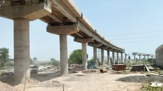 फरीदाबाद में ग्रीनफील्ड एक्सप्रेसवे के लिए यमुना नदी पर बन रहे बांध का मोहना और मोहियापुर के किसान विरोध कर रहे हैं। जागरण