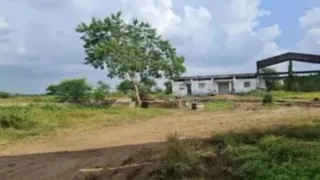 सरकार प्रदेश में उद्योग लगाने के लिए जमीन पर दे रही छूट (प्रतीकात्मक चित्र)