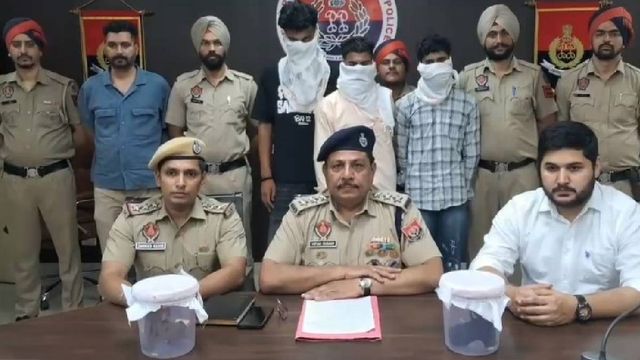 पंजाब में टारगेट किलिंग की साजिश नाकाम, पाकिस्तान से तस्करी कर लाए हथियारों सहित तीन गिरफ्तार
