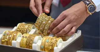 कानपुर सराफा बाजार में व्यापारियों की आपात बैठक।