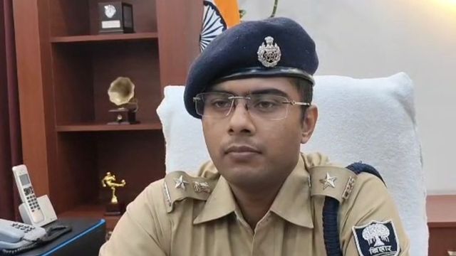 बिहार में शर्मनाक घटना: किशोर के सिर पर फेरा उस्तरा, फिर जबरन मांग में भरवाया सिंदूर; SP बोले- एक्शन लेंगे
