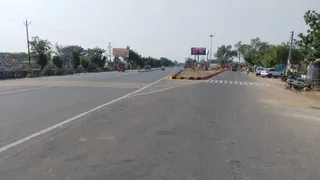 नगला भुस होकर इसी आगरा रोड पर दौड़ते नजर आएंगे बाईपास से आने वाले वाहन- जागरण